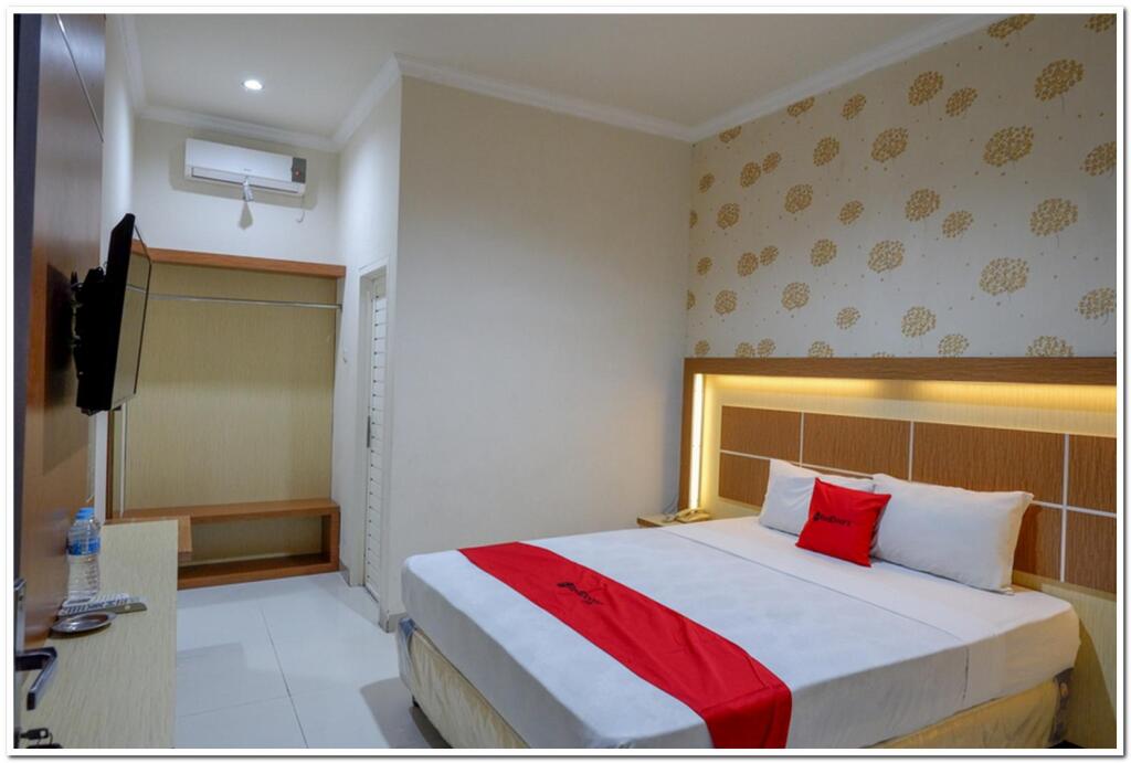 Палу: RedDoorz @ Hotel Bumi Palupy
