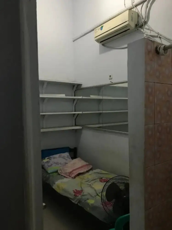 Макассар: Kost Urip Sumoharjo