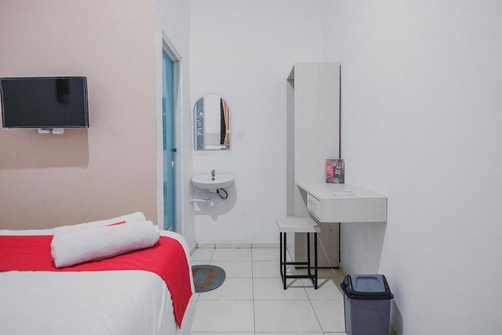 Бенгкулу: RedDoorz near Jalan Soeprapto Bengkulu