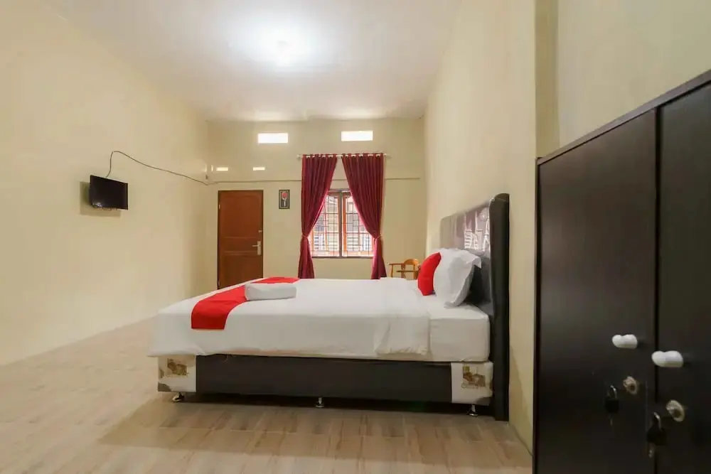 Берастаги: RedDoorz near Bukit Kubu Berastagi