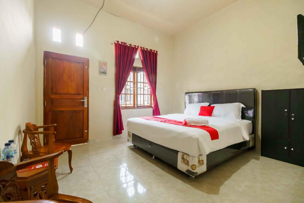 Берастаги: RedDoorz near Bukit Kubu Berastagi
