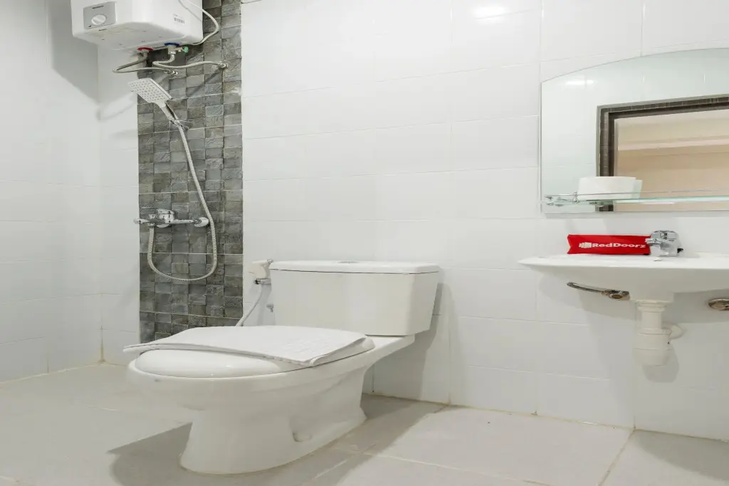 Сурабая: RedDoorz near Grand City Mall 2