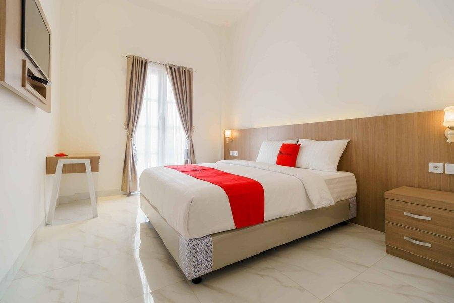 Паданг: RedDoorz Plus Syariah @ Jalan Dr Sutomo Padang