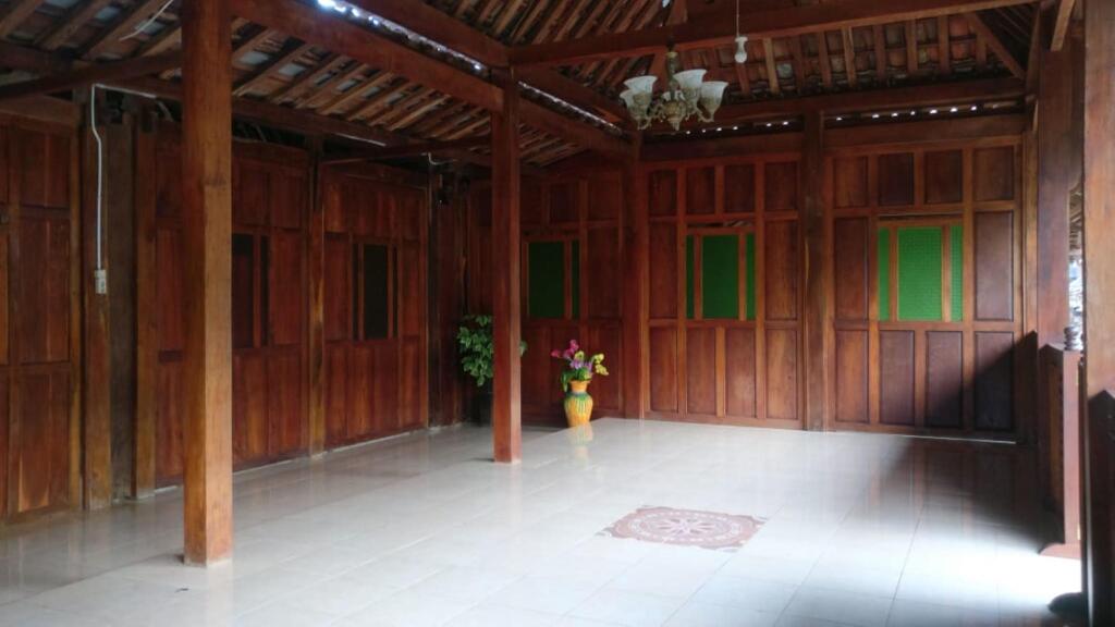 Батуретно: Homestay Mbah Mul