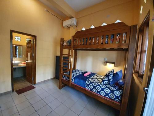 Кута: Botchan Hostel