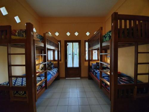 Кута: Botchan Hostel