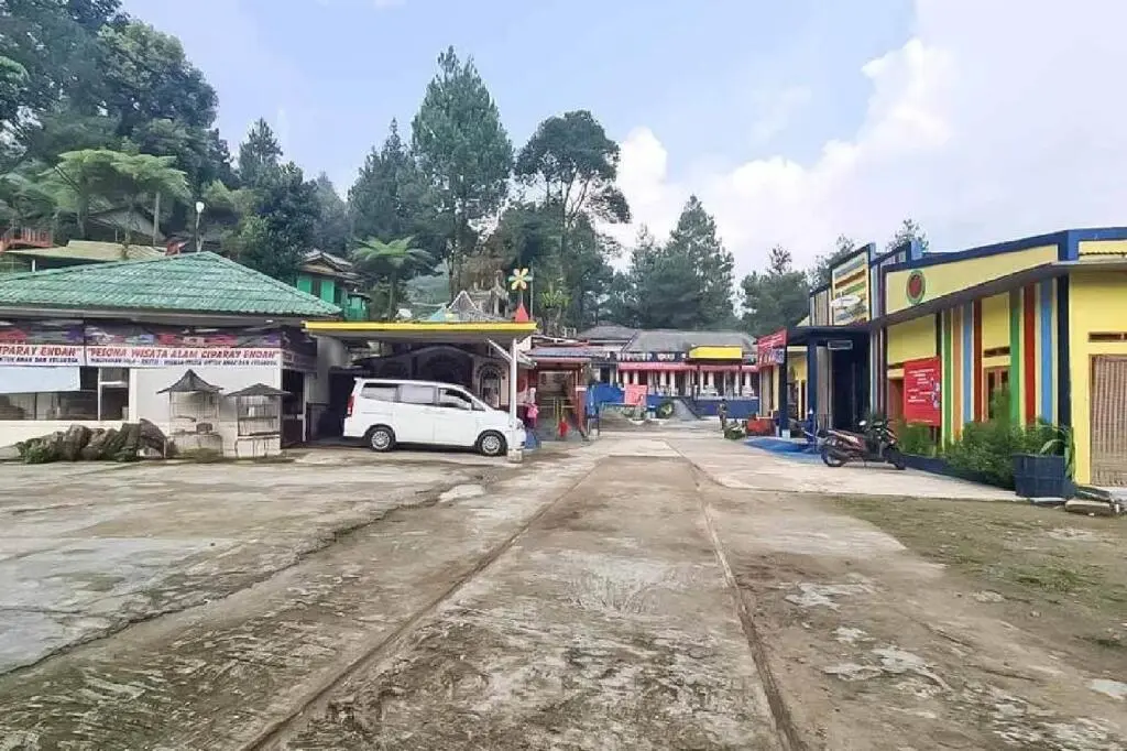 Читарингул: Pesona Wisata Alam Ciparay Endah