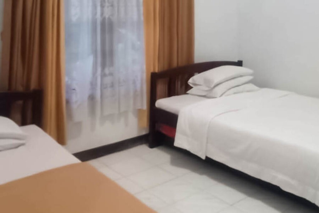 Бату: Alam Asri Pujon RedPartner