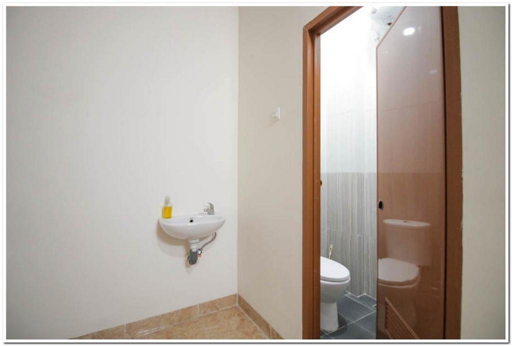 Джакарта: RedDoorz Syariah @ Jatinegara