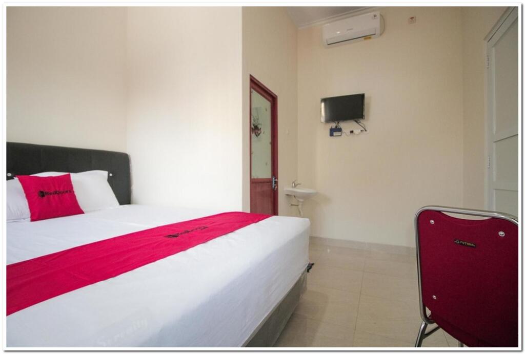 Джакарта: RedDoorz Syariah @ Jatinegara