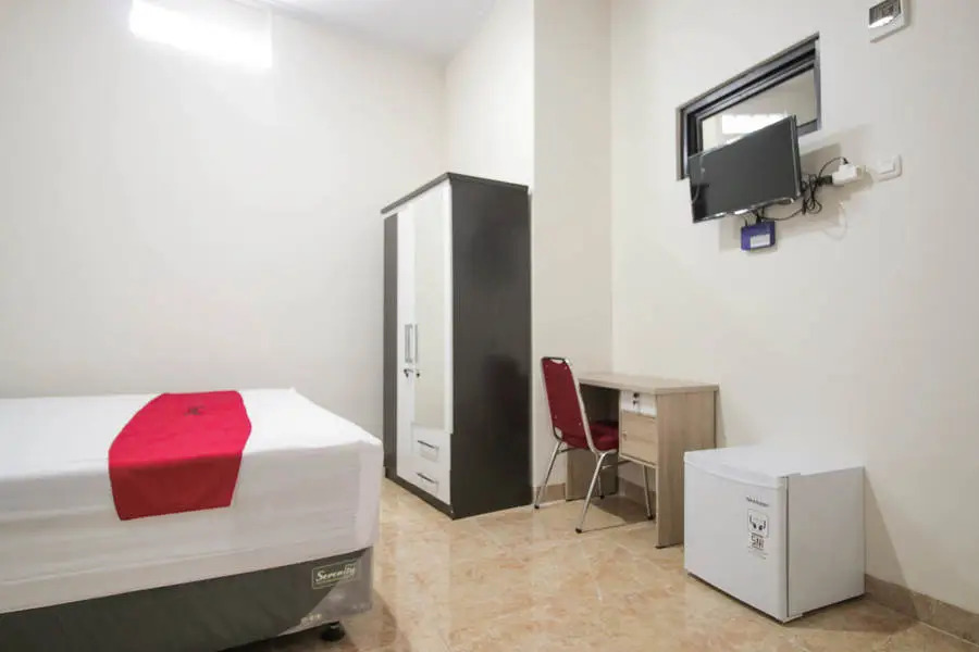 Джакарта: RedDoorz Syariah @ Jatinegara