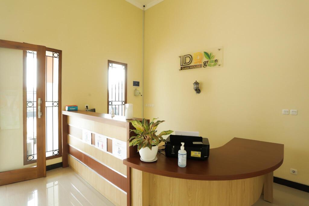 Суракарта: IDR Green Guest House Syariah RedPartner
