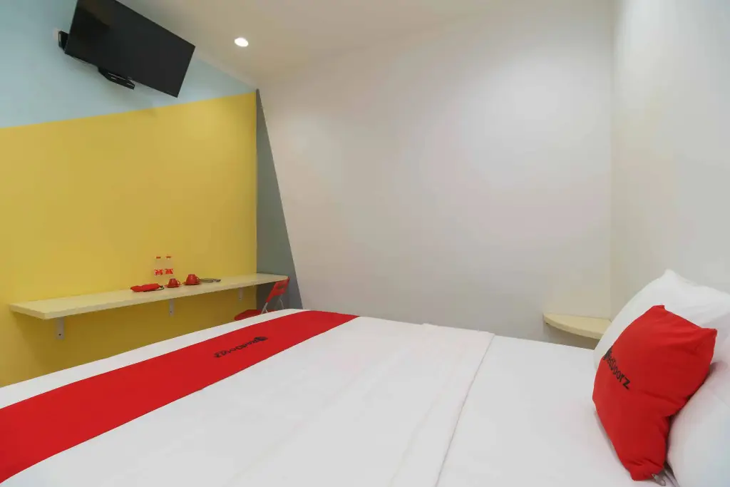 Бекаси: RedDoorz @ Taman Galaxy Bekasi