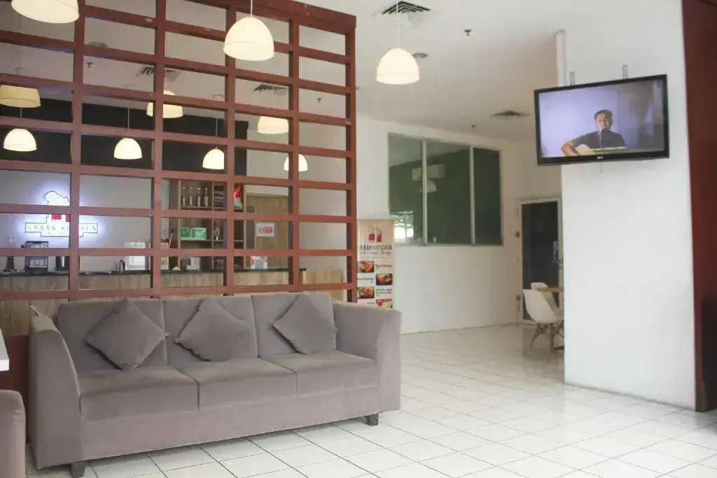 Южный Тангеранг: Urban Express HomTel Serpong