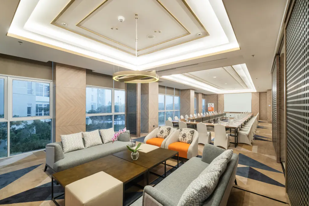 Джакарта: HARRIS Suites Puri Mansion