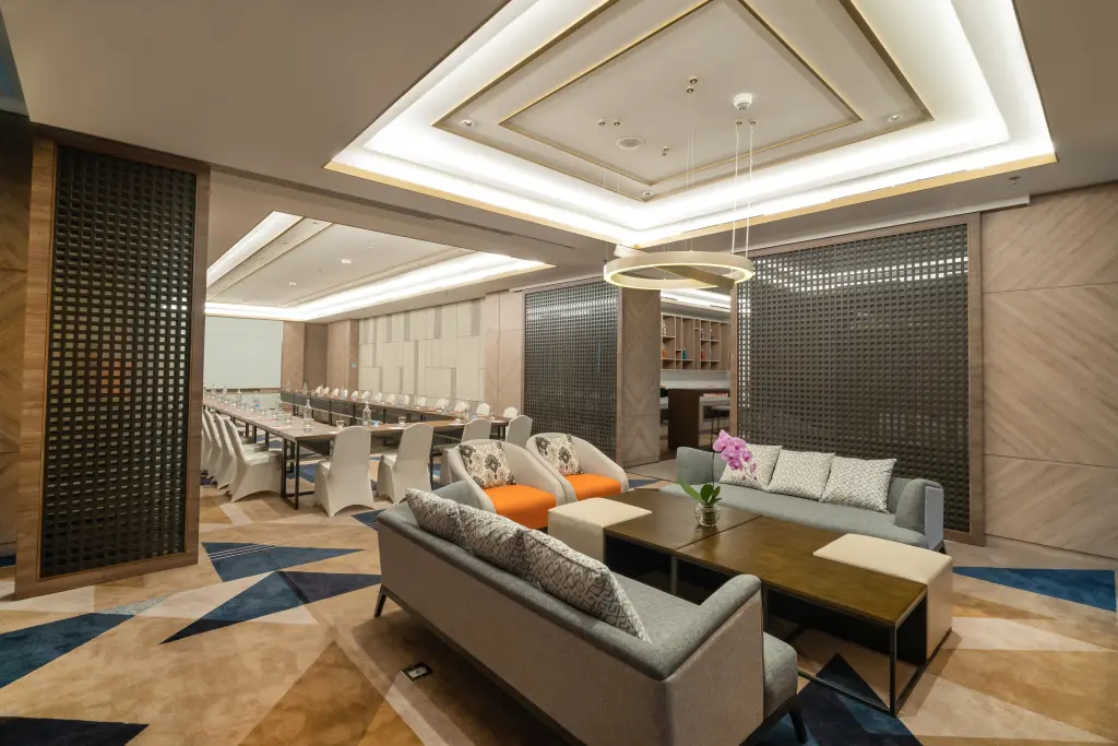 Джакарта: HARRIS Suites Puri Mansion