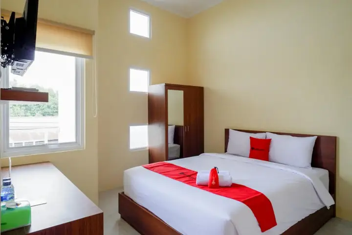 Суракарта: RedDoorz near Graha Saba Buana Solo