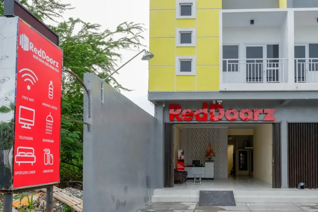 Суракарта: RedDoorz near Graha Saba Buana Solo