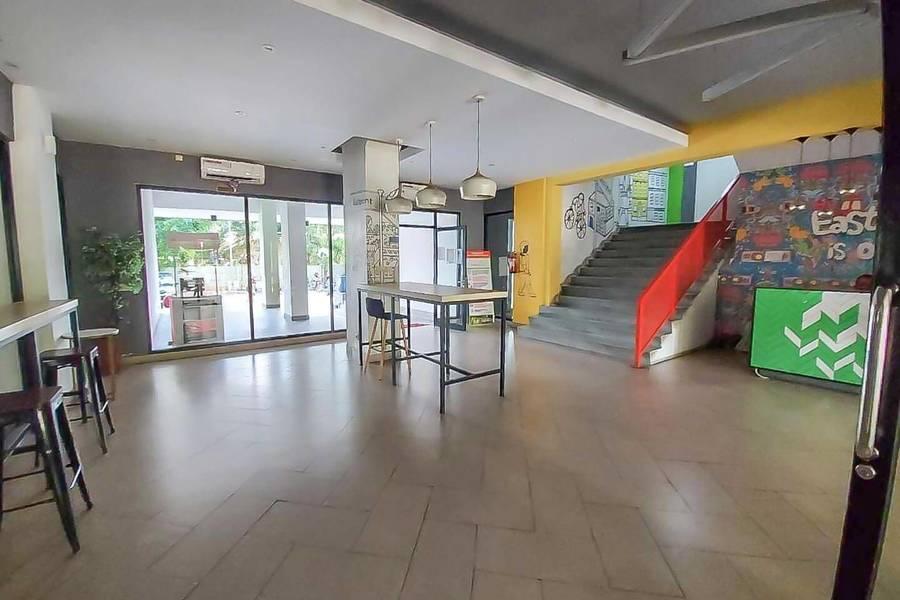 Джакарта: Apartment Sentra Timur Tower Tower Orange Cheap Inn RedPartner