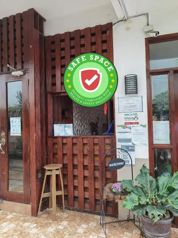 Сурабая: RedDoorz near Colgante Bridge Naga City