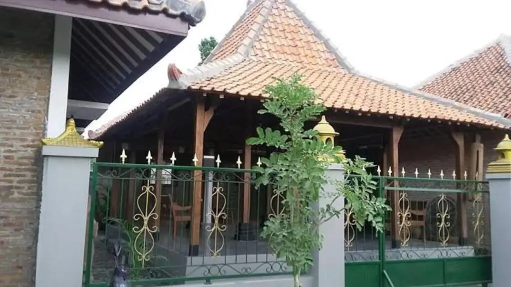 Батуретно: Ganjuran Indah Inn Syariah