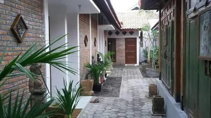Батуретно: Ganjuran Indah Inn Syariah