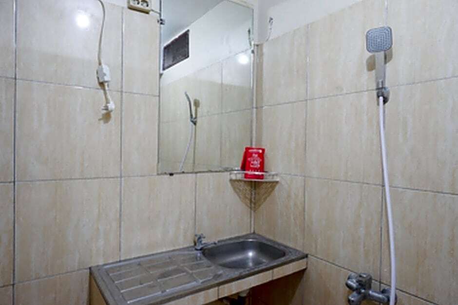Кудус: RedDoorz near Ahmad Yani Monument Park Kudus