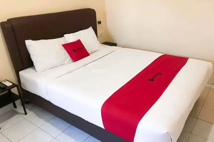 Чикаранг: RedDoorz @ Pavilion Residence Cikarang