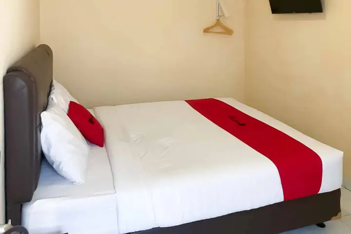 Чикаранг: RedDoorz @ Pavilion Residence Cikarang