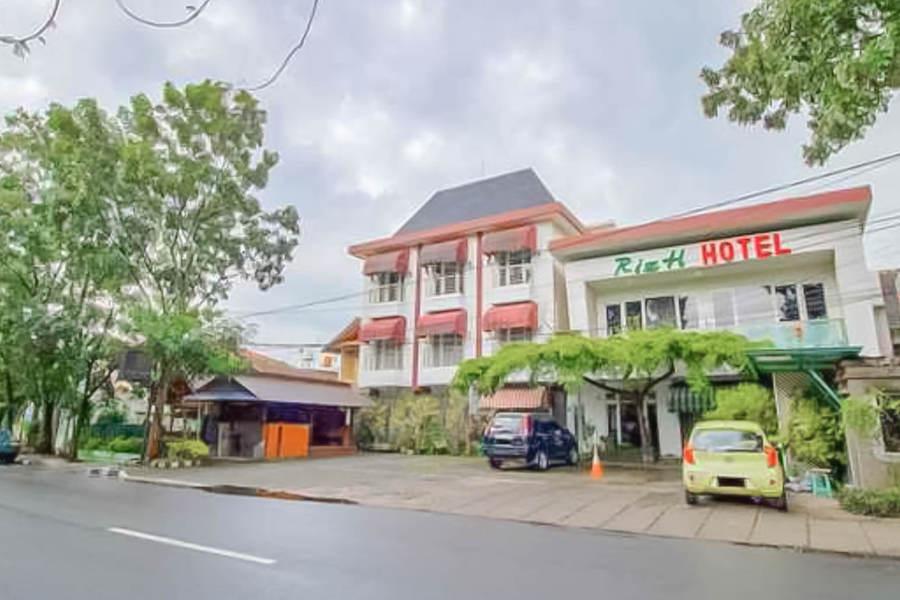 Бандунг: Rizh Garden Family Hotel