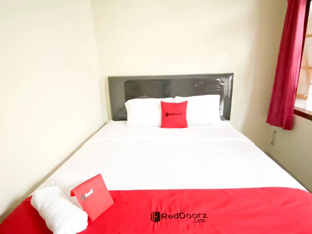 Маланг: RedDoorz @ Simpang Borobudur