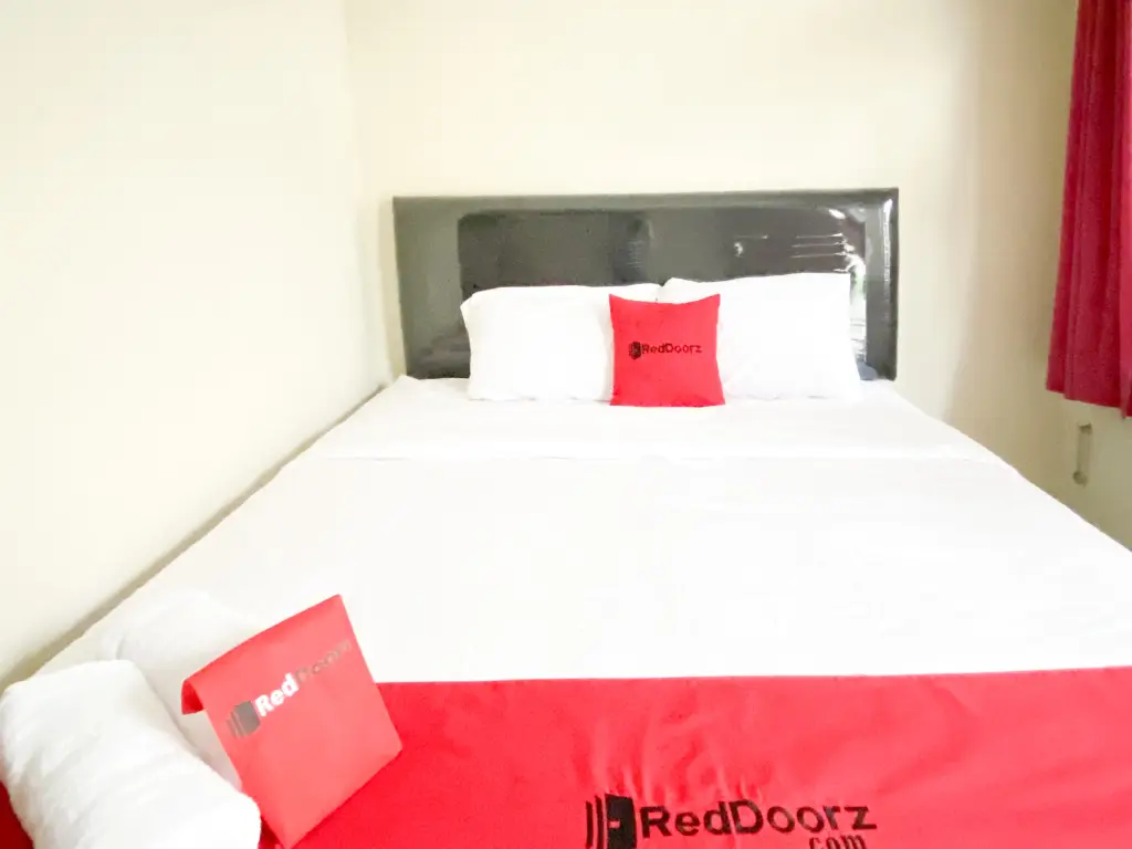 Маланг: RedDoorz @ Simpang Borobudur
