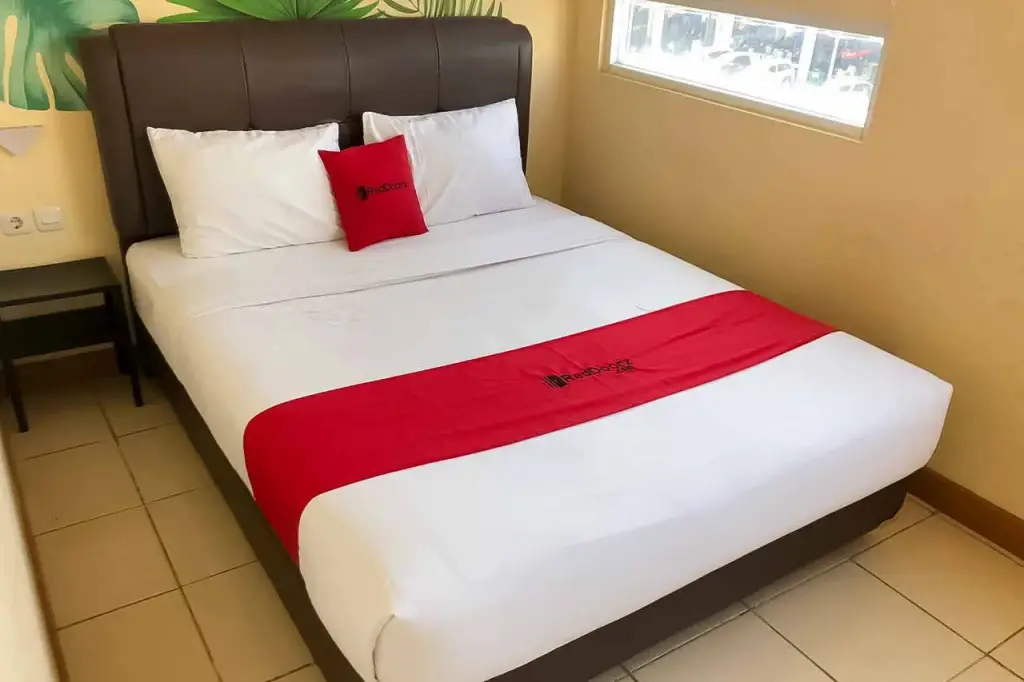 Чикаранг: RedDoorz @  Iodium Residence Cikarang