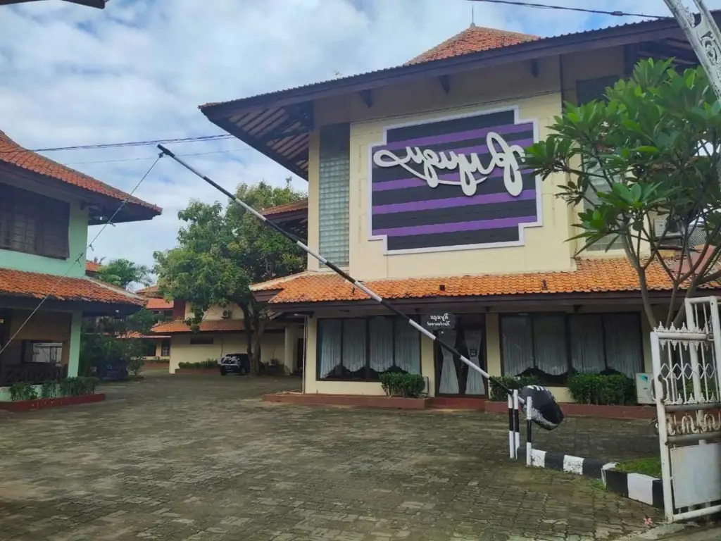 Аньер: RedDoorz Plus near Tugu Mercusuar Anyer