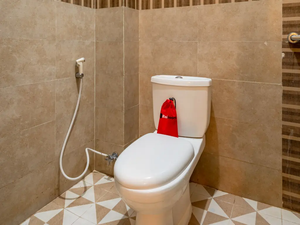 Бату: RedDoorz near Dino Park