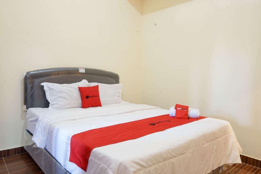 Умеаньяр: RedDoorz near Buleleng Harbour 2