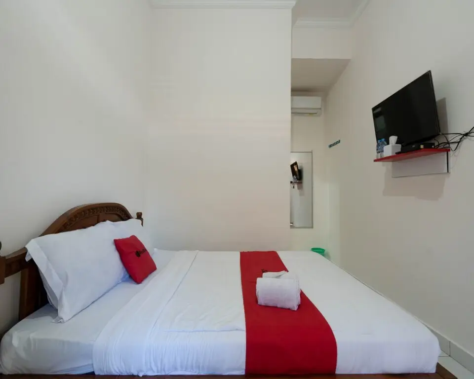 Умеаньяр: RedDoorz near Buleleng Harbour 2