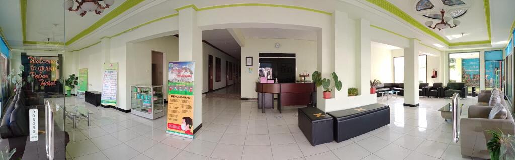 Бату: Hotel Grand Palm