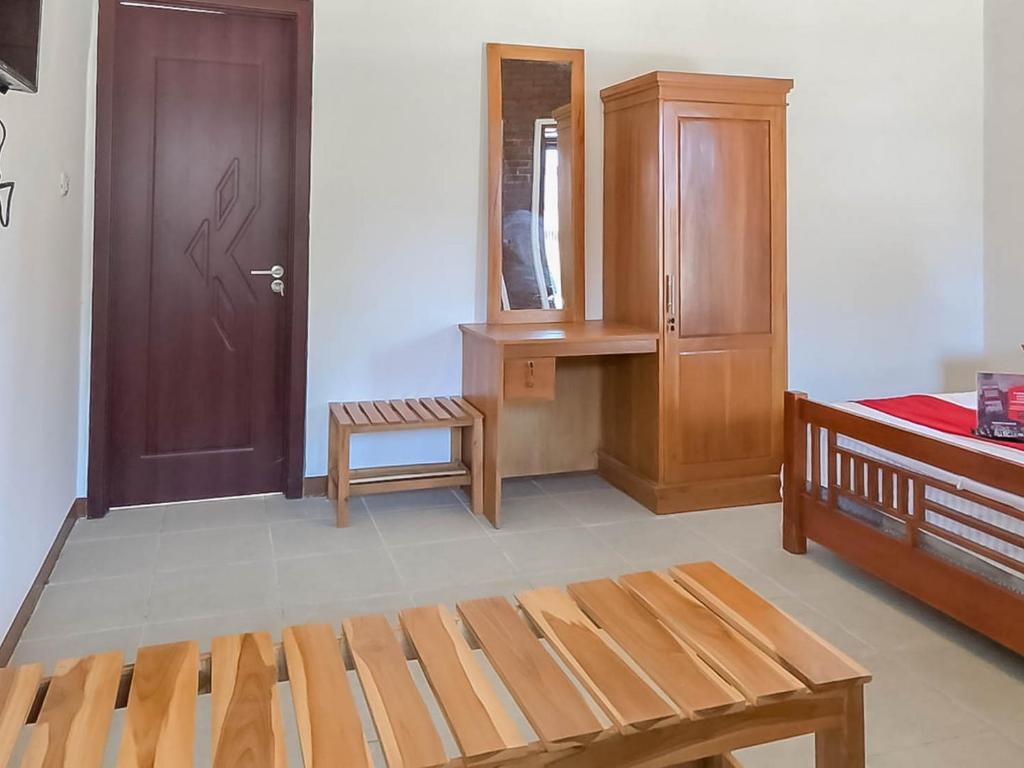 Семаранг: RedDoorz Resort near Darajat Garut