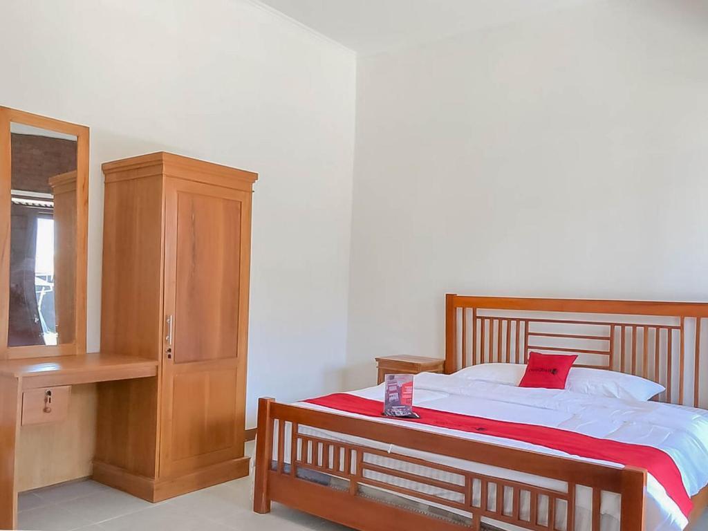 Семаранг: RedDoorz Resort near Darajat Garut