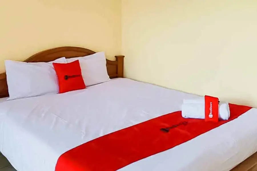 Сурабая: RedDoorz Syariah near T1 Juanda Airport 2