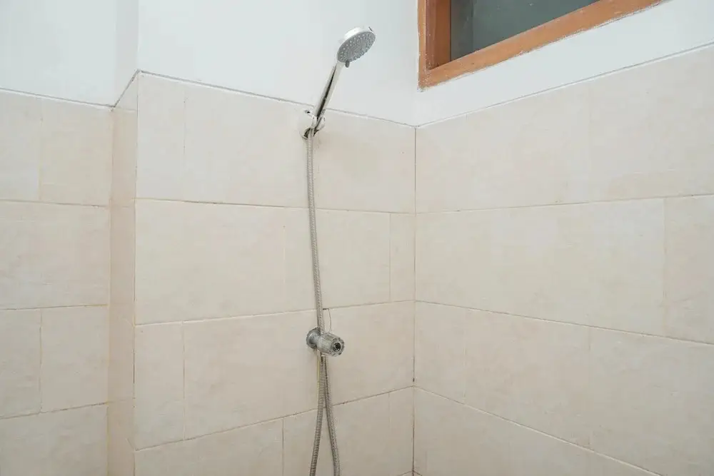 Депок: Rose Rooms @ Apartemen Margonda Residence by ZUZU