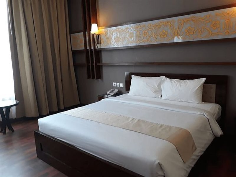 Палу: Sutan Raja Hotel & Convention Palu