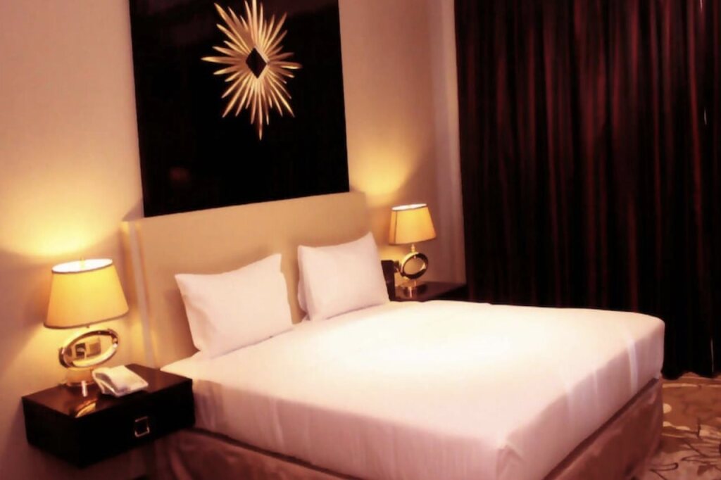 Палу: Sutan Raja Hotel & Convention Palu