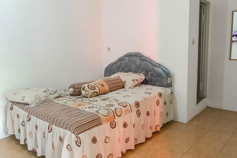 Чиребон: Rumah Panggung Guest House Syariah RedPartner