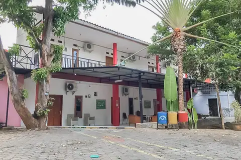Rumah Panggung Guest House Syariah RedPartner — фото 1