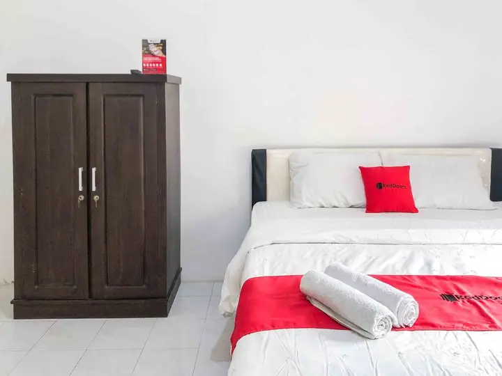 Бату: RedDoorz near Eco Green Park Batu