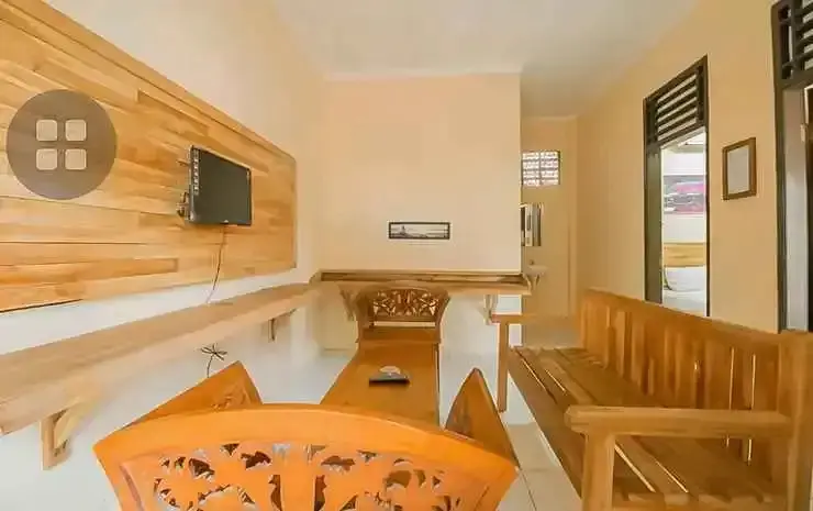 Сисолок: RedDoorz @ Pantai Pelabuhan Ratu 2