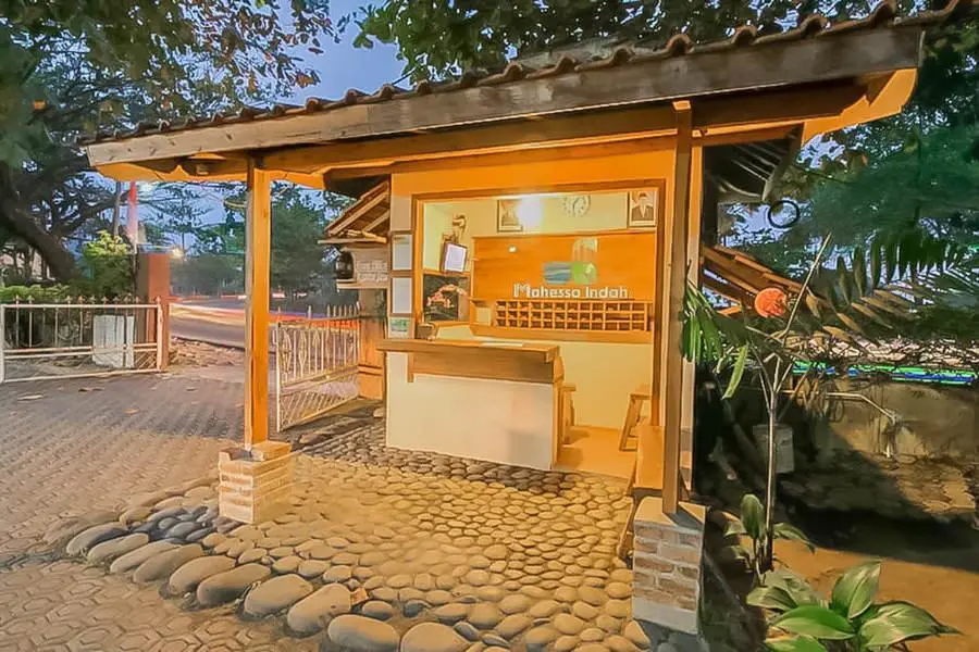 Сисолок: RedDoorz @ Pantai Pelabuhan Ratu 2