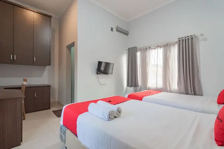 Чиребон: RedDoorz Syariah Plus @ Tuparev Cirebon 3